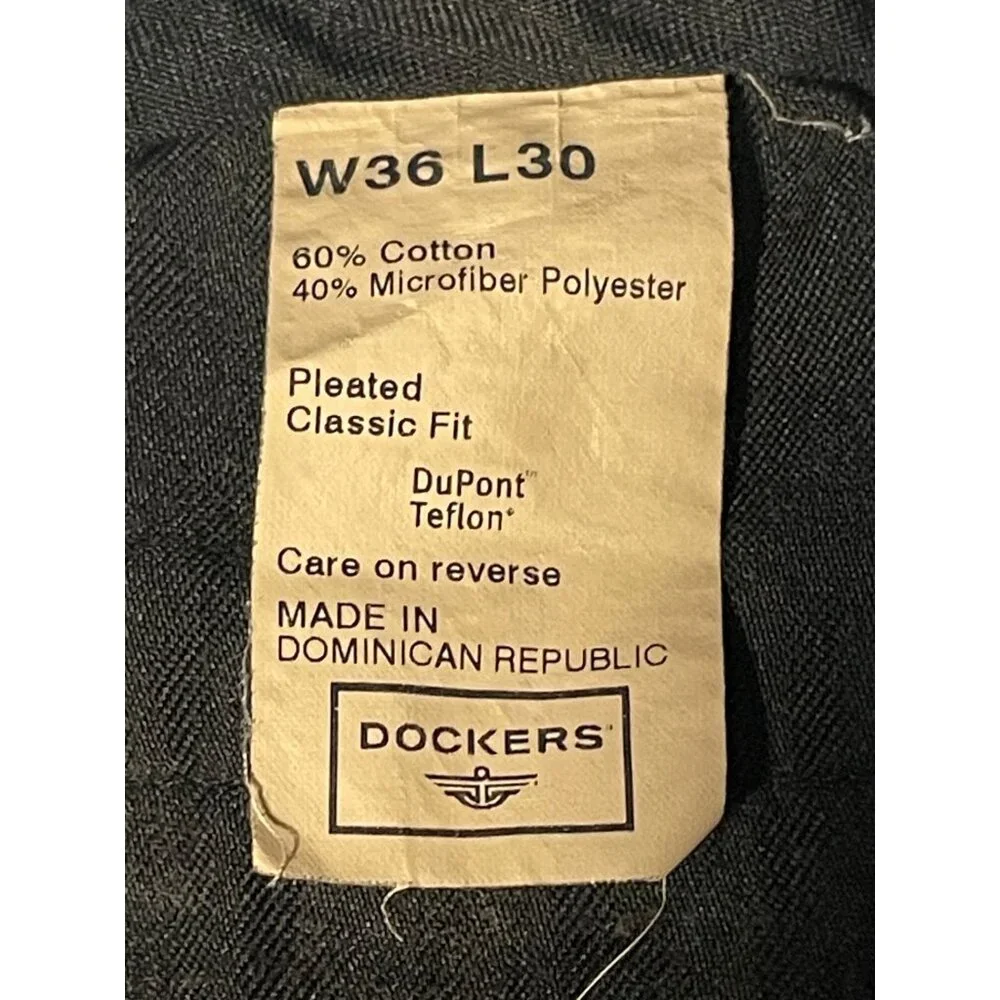 Dockers pants mens 34 x 29 pleated classic fit stain defender hook eye brown